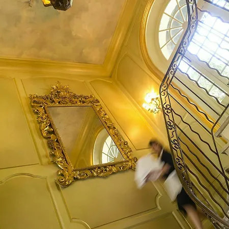 Hotel Gallici & 5*
